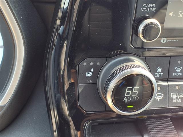 used 2022 Toyota Highlander car, priced at $41,407