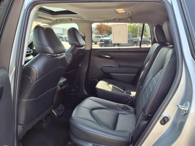 used 2022 Toyota Highlander car, priced at $41,407