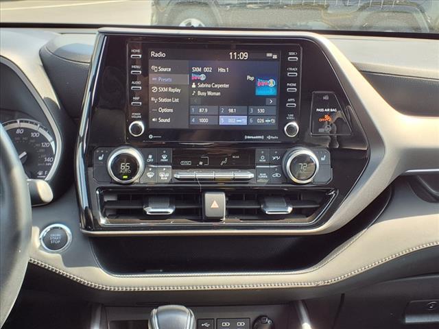 used 2022 Toyota Highlander car, priced at $41,407