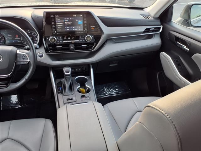 used 2021 Toyota Highlander car, priced at $35,684