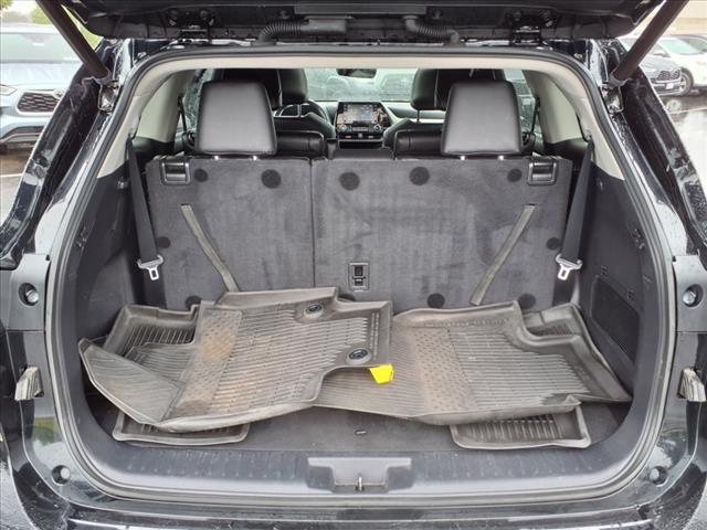 used 2022 Toyota Highlander car, priced at $37,852