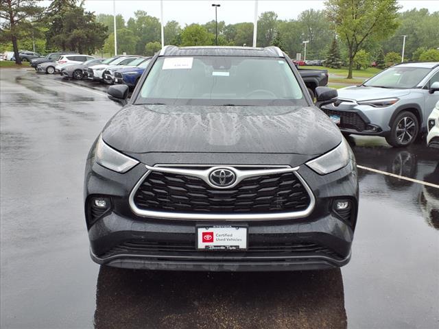 used 2022 Toyota Highlander car, priced at $37,852