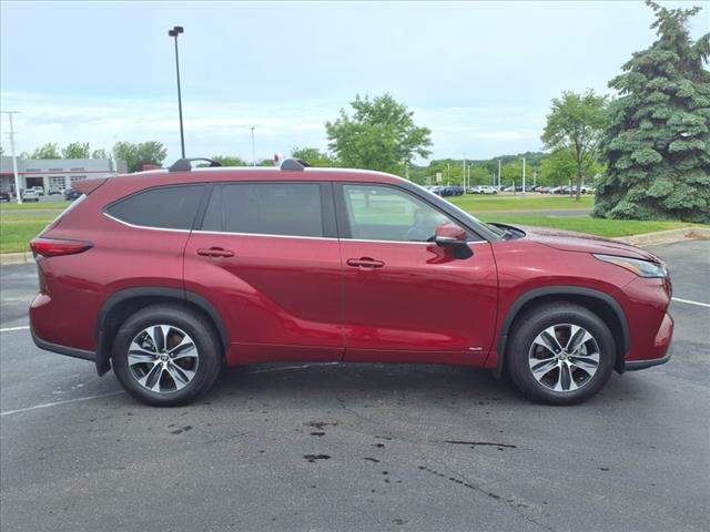 used 2022 Toyota Highlander Hybrid car, priced at $41,764