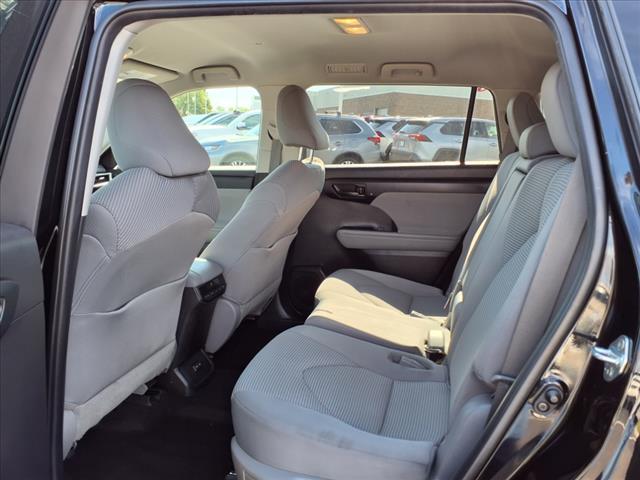 used 2022 Toyota Highlander car, priced at $36,021