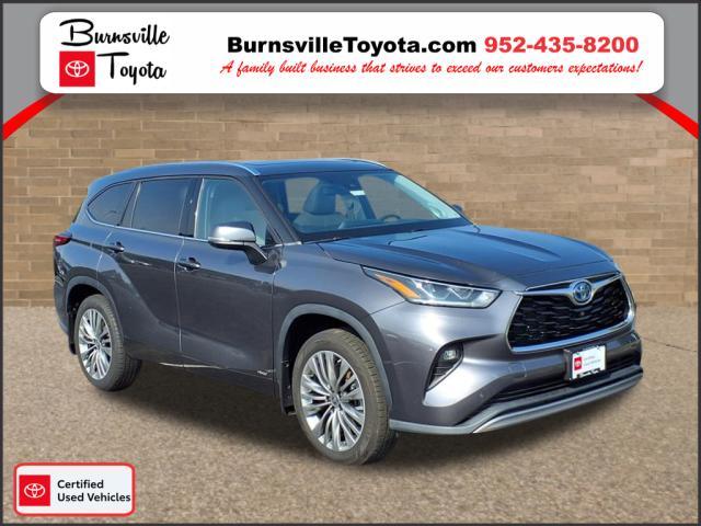 used 2022 Toyota Highlander Hybrid car, priced at $38,926