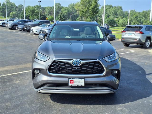 used 2022 Toyota Highlander Hybrid car, priced at $38,926