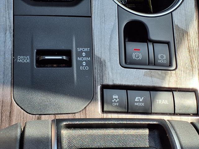 used 2020 Toyota Highlander Hybrid car, priced at $38,749