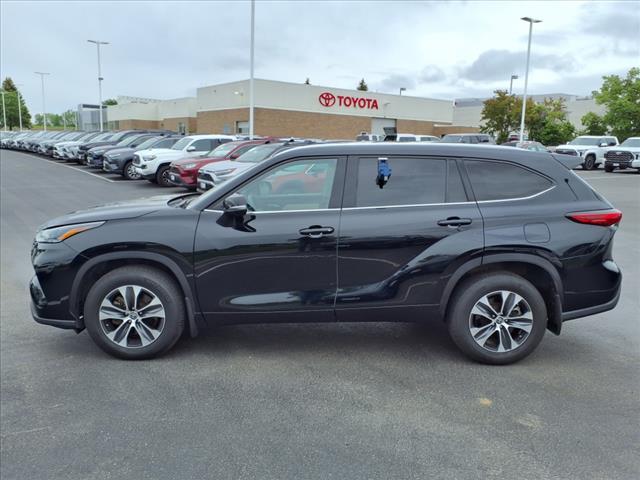 used 2021 Toyota Highlander car, priced at $38,125