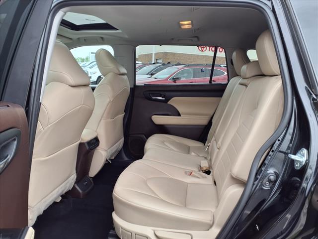 used 2021 Toyota Highlander car, priced at $38,125