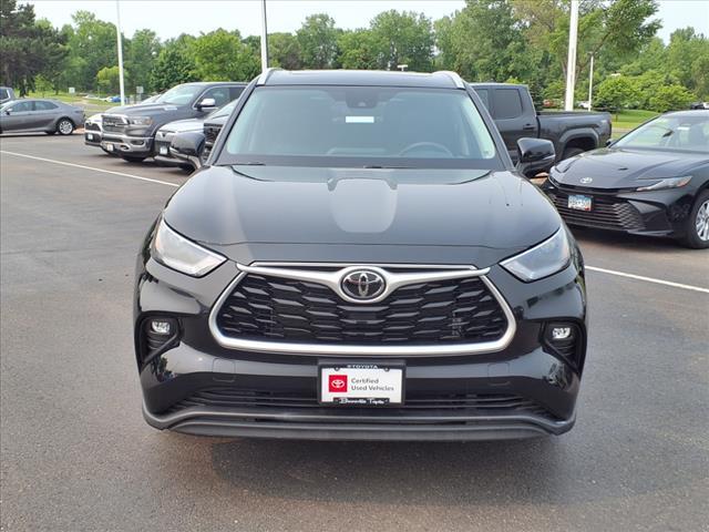 used 2022 Toyota Highlander car, priced at $42,369