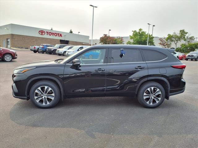 used 2022 Toyota Highlander car, priced at $42,369