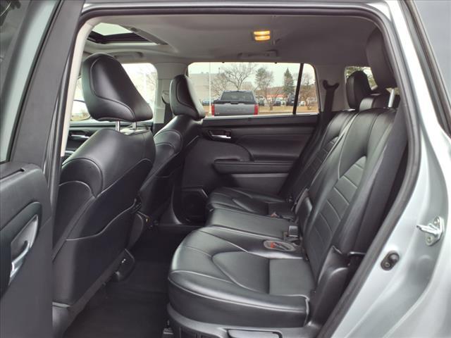 used 2021 Toyota Highlander car, priced at $33,901