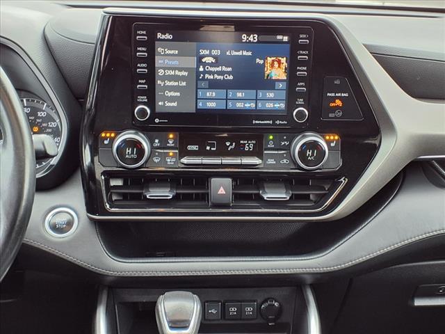 used 2021 Toyota Highlander car, priced at $33,901