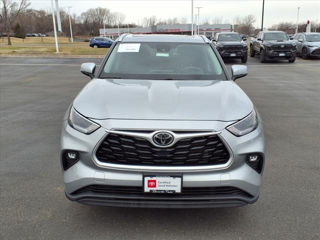 used 2021 Toyota Highlander car, priced at $33,901