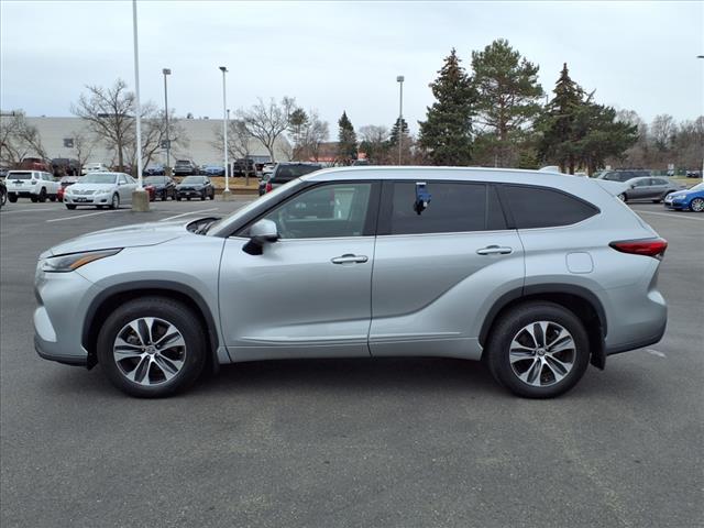 used 2021 Toyota Highlander car, priced at $33,901