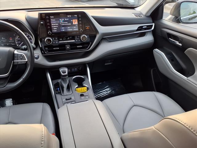 used 2022 Toyota Highlander car, priced at $40,724
