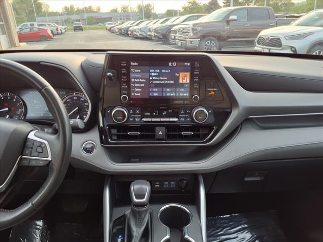used 2022 Toyota Highlander car, priced at $40,724