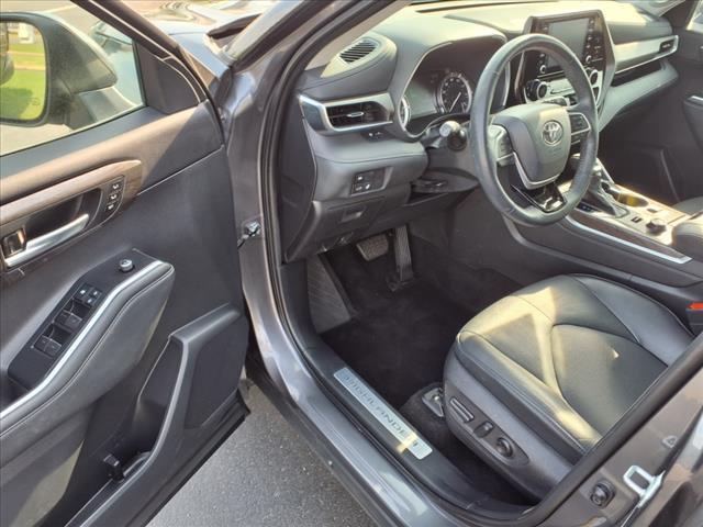used 2022 Toyota Highlander car, priced at $43,571