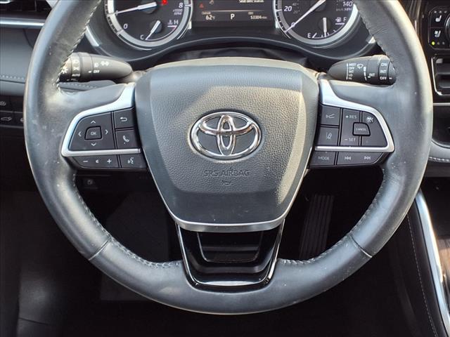 used 2022 Toyota Highlander car, priced at $43,571