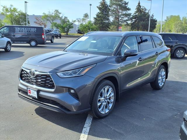 used 2022 Toyota Highlander car, priced at $43,571