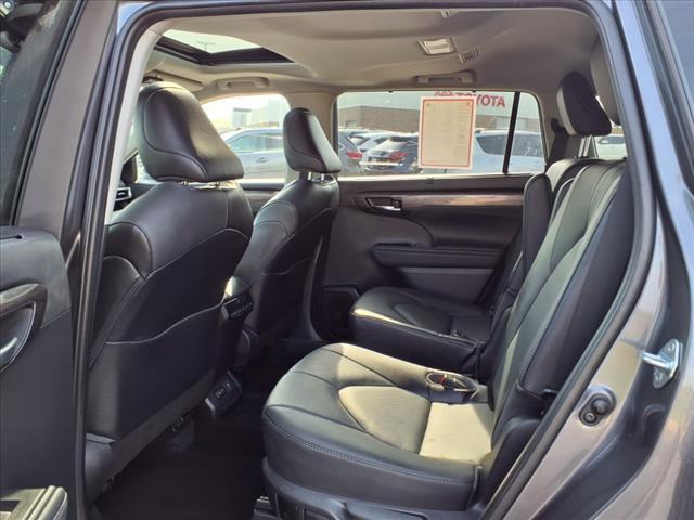used 2022 Toyota Highlander car, priced at $43,571
