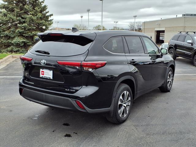 used 2022 Toyota Highlander car, priced at $38,596