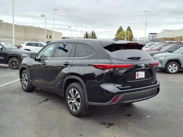used 2022 Toyota Highlander car, priced at $38,596