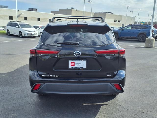 used 2022 Toyota Highlander car, priced at $33,987