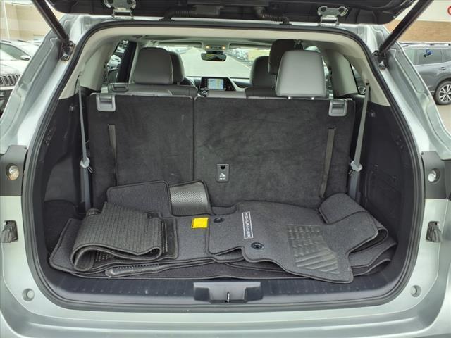 used 2022 Toyota Highlander car, priced at $40,132