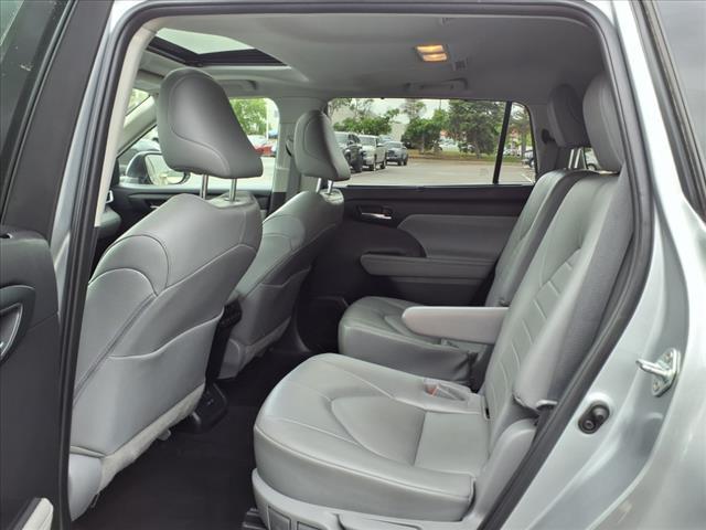 used 2022 Toyota Highlander car, priced at $40,132