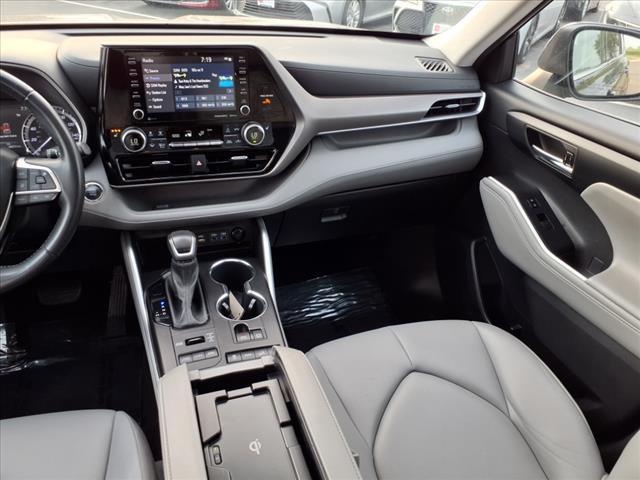 used 2022 Toyota Highlander car, priced at $38,554