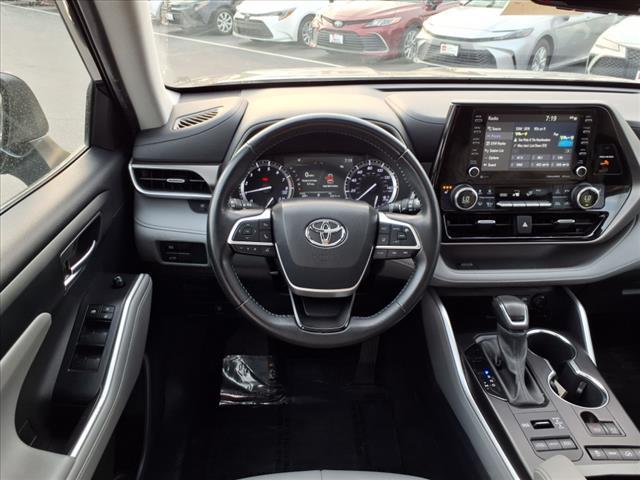 used 2022 Toyota Highlander car, priced at $38,554