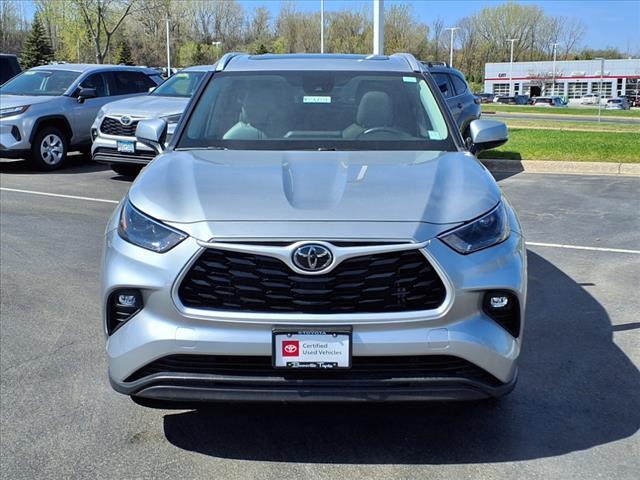 used 2022 Toyota Highlander car, priced at $42,265