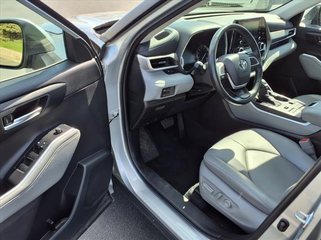 used 2022 Toyota Highlander car, priced at $42,265