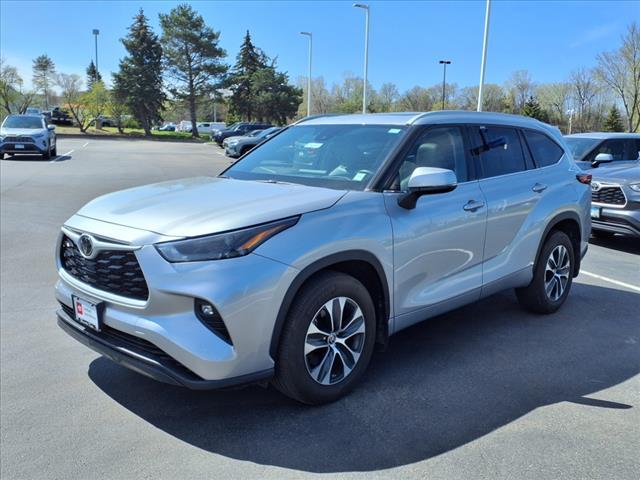 used 2022 Toyota Highlander car, priced at $42,265