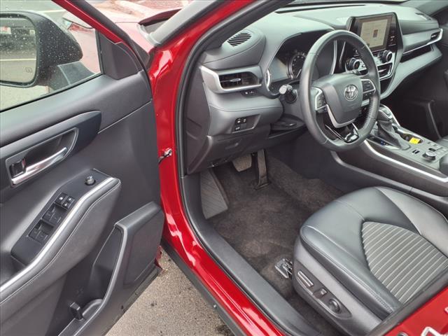 used 2023 Toyota Highlander car, priced at $47,690