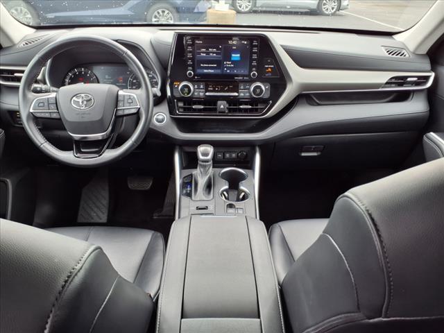 used 2021 Toyota Highlander car, priced at $40,958
