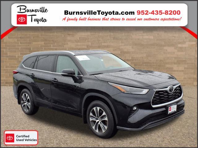 used 2022 Toyota Highlander car, priced at $41,023