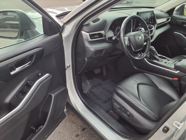 used 2021 Toyota Highlander car, priced at $38,297