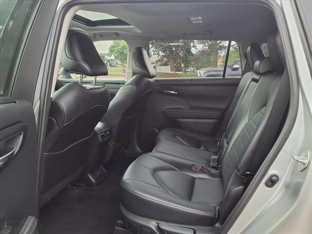 used 2021 Toyota Highlander car, priced at $38,297