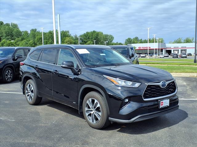 used 2020 Toyota Highlander Hybrid car, priced at $34,866