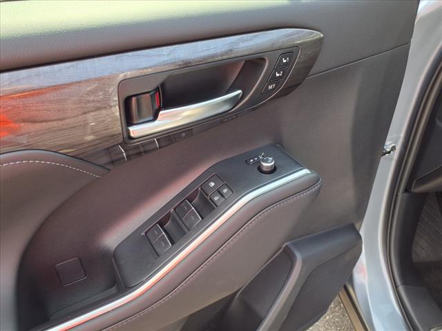 used 2024 Toyota Highlander car, priced at $55,973