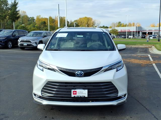 used 2025 Toyota Sienna car, priced at $57,572