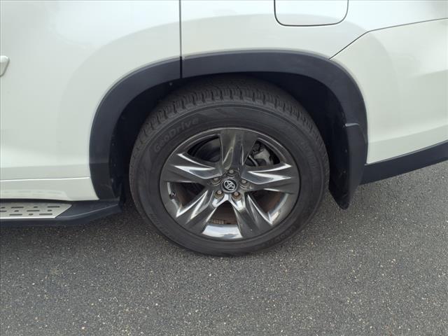 used 2018 Toyota Highlander car, priced at $31,898