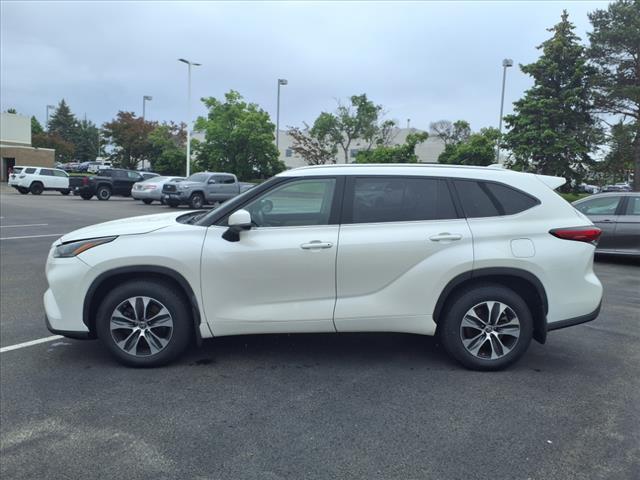 used 2021 Toyota Highlander car, priced at $36,078