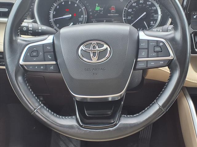 used 2021 Toyota Highlander car, priced at $36,078