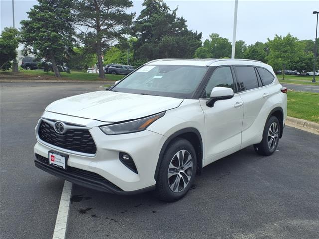 used 2021 Toyota Highlander car, priced at $36,078