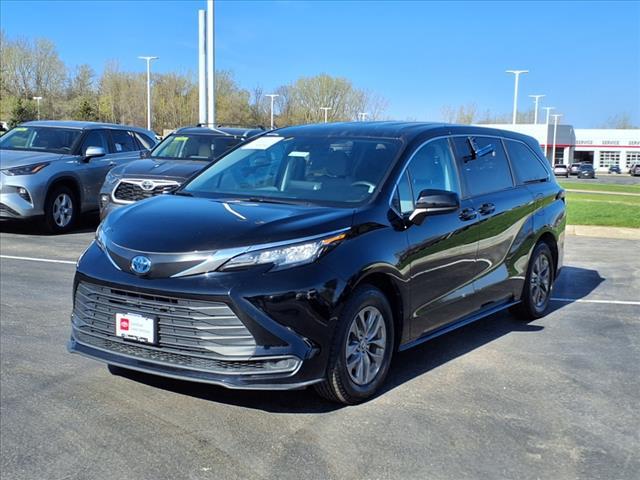 used 2023 Toyota Sienna car, priced at $38,210