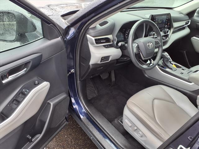 used 2021 Toyota Highlander Hybrid car, priced at $38,012
