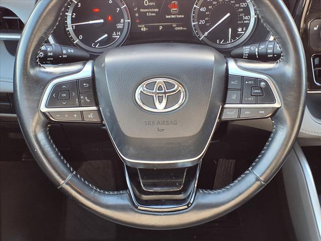 used 2021 Toyota Highlander car, priced at $40,211
